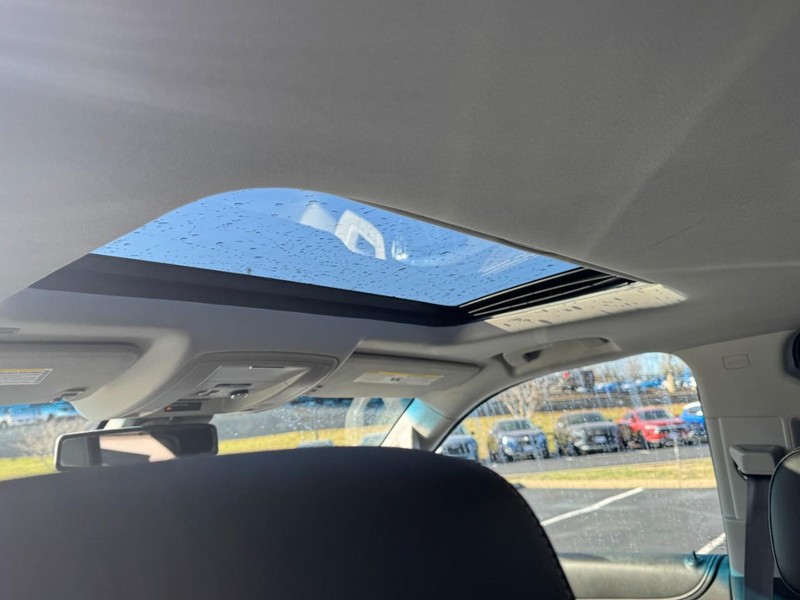 Chevrolet Tahoe Vehicle Image 12