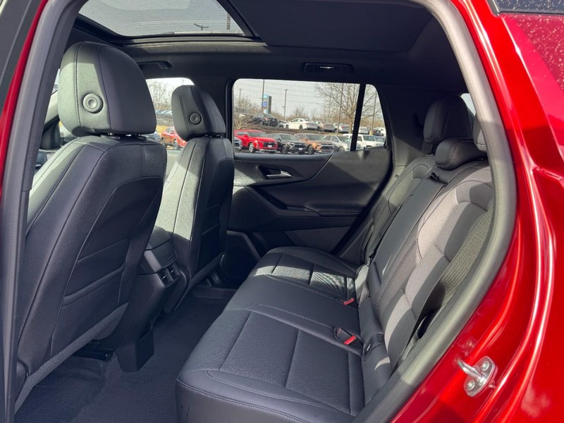 Chevrolet Equinox Vehicle Image 13