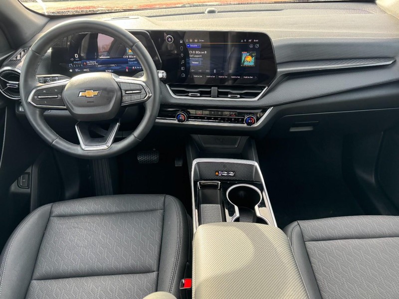 Chevrolet Equinox Vehicle Image 15