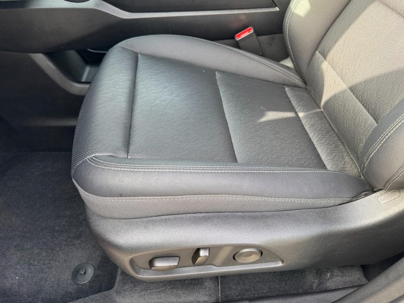 Chevrolet Equinox Vehicle Image 19