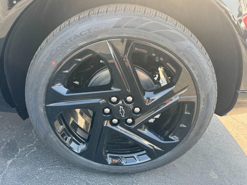 Chevrolet Equinox EV Vehicle Image 06