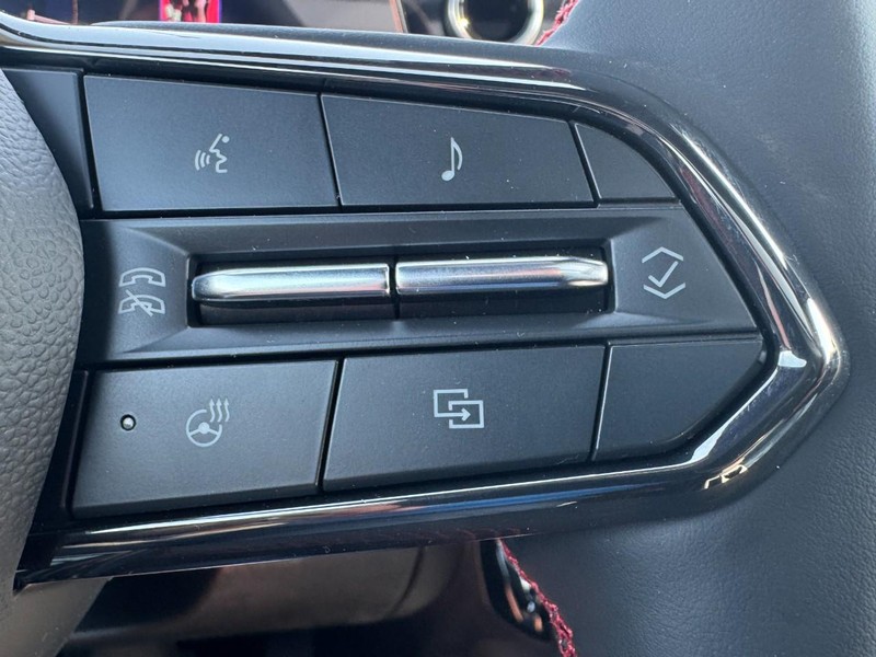Chevrolet Equinox EV Vehicle Image 12