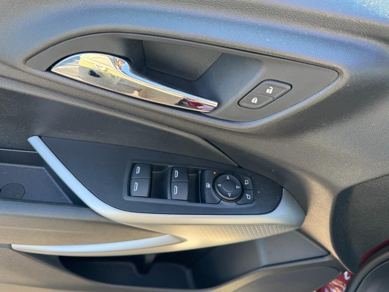 Chevrolet Trax Vehicle Image 15