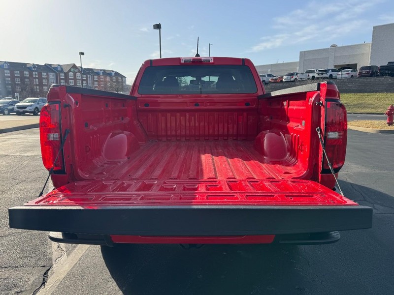 Chevrolet Colorado Vehicle Image 05