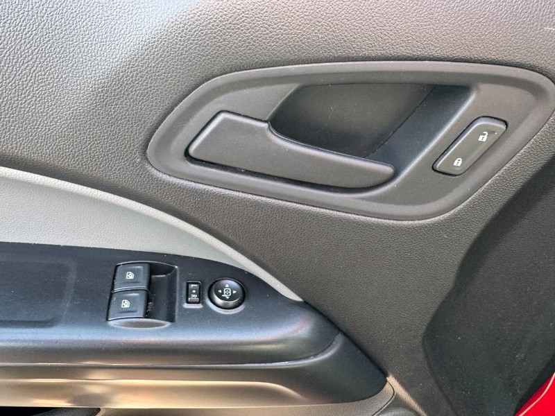 Chevrolet Colorado Vehicle Image 12
