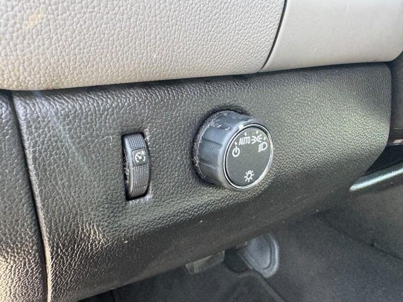 Chevrolet Colorado Vehicle Image 13