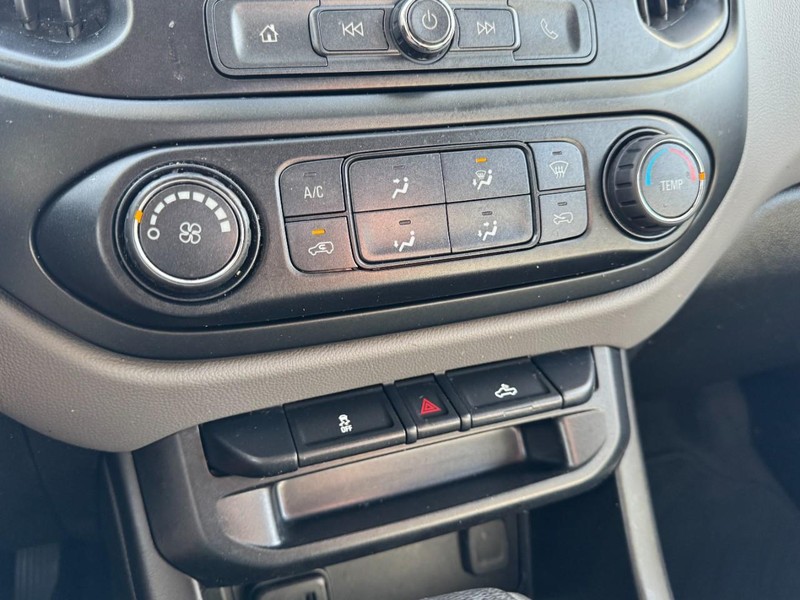 Chevrolet Colorado Vehicle Image 15