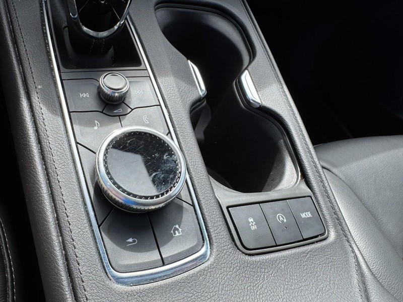 Cadillac XT4 Vehicle Image 19
