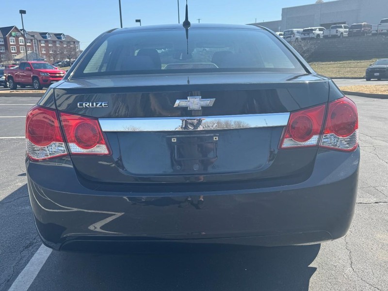 Chevrolet Cruze Vehicle Image 04
