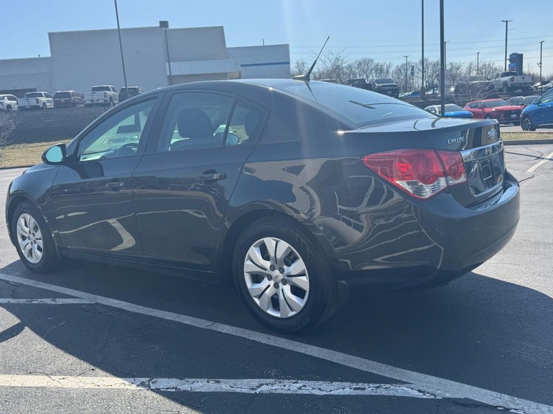Chevrolet Cruze Vehicle Image 05