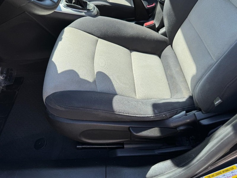 Chevrolet Cruze Vehicle Image 14