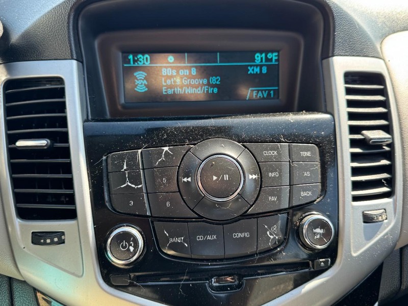 Chevrolet Cruze Vehicle Image 18