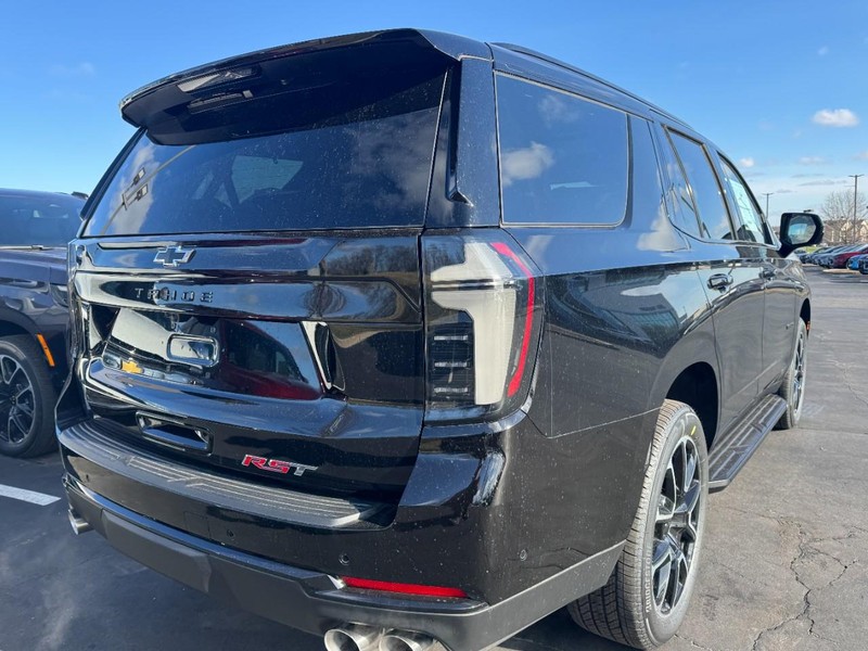 Chevrolet Tahoe Vehicle Image 03