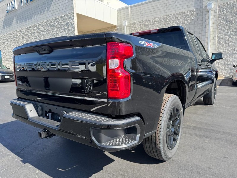 Chevrolet Silverado 1500 Vehicle Image 04
