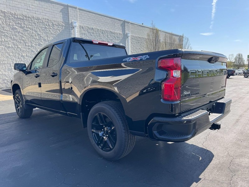 Chevrolet Silverado 1500 Vehicle Image 06