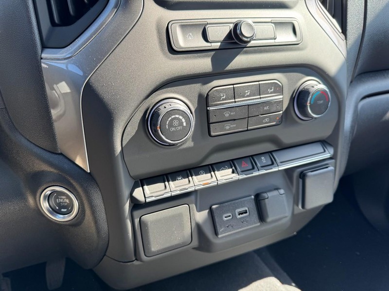 Chevrolet Silverado 1500 Vehicle Image 14