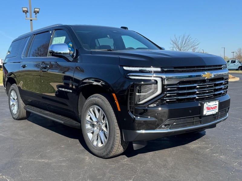 Chevrolet Suburban Vehicle Image 02