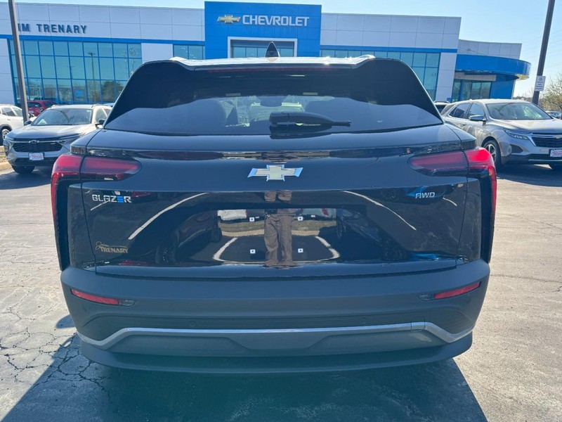 Chevrolet Blazer EV Vehicle Image 04