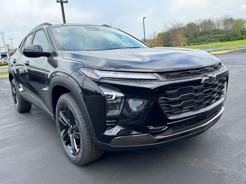 Chevrolet Trax Vehicle Image 02