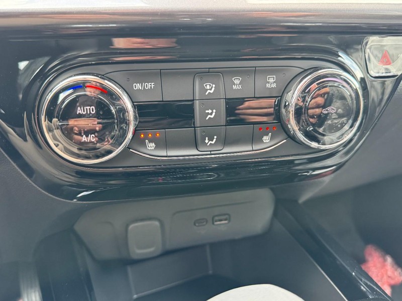 Chevrolet Trax Vehicle Image 11