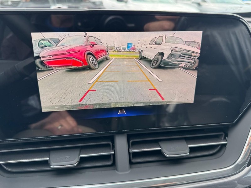 Chevrolet Trax Vehicle Image 13