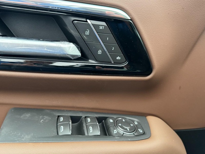 Chevrolet Tahoe Vehicle Image 09