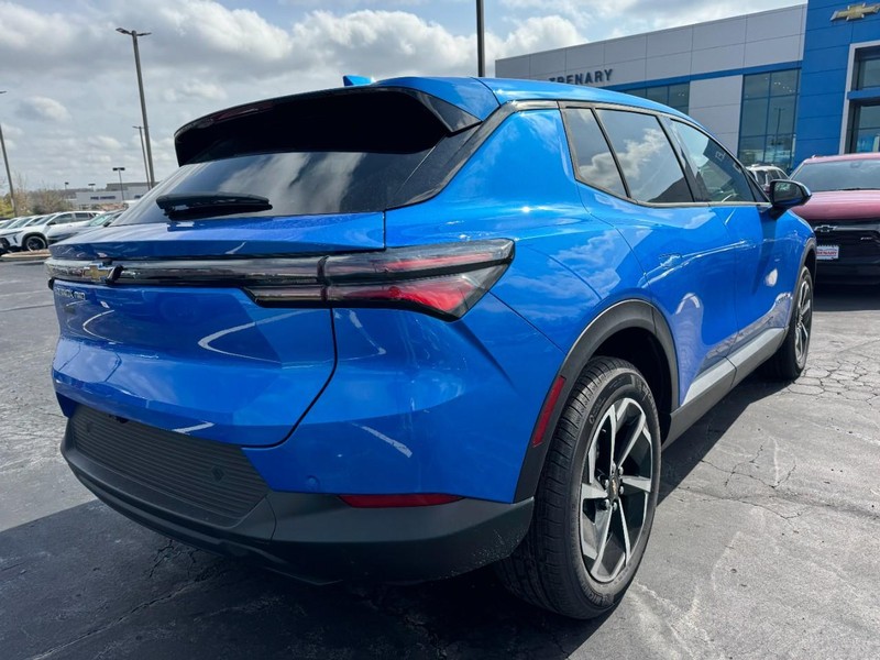 Chevrolet Equinox EV Vehicle Image 03