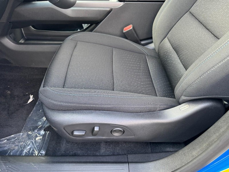Chevrolet Equinox EV Vehicle Image 08