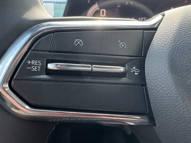 Chevrolet Equinox EV Vehicle Image 10