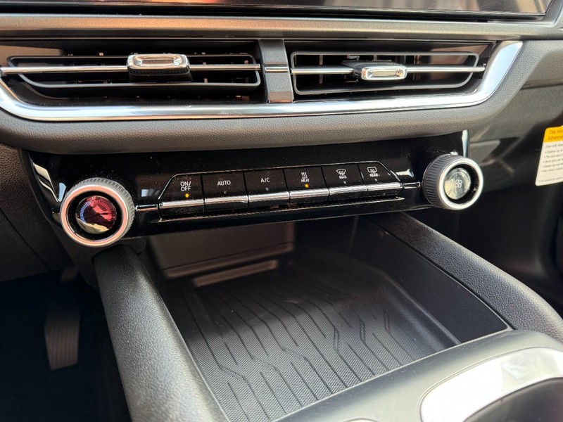 Chevrolet Equinox EV Vehicle Image 12