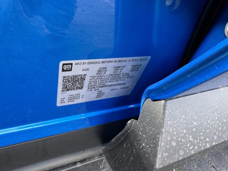 Chevrolet Equinox EV Vehicle Image 15