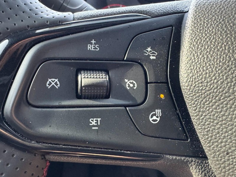 Chevrolet Trax Vehicle Image 16