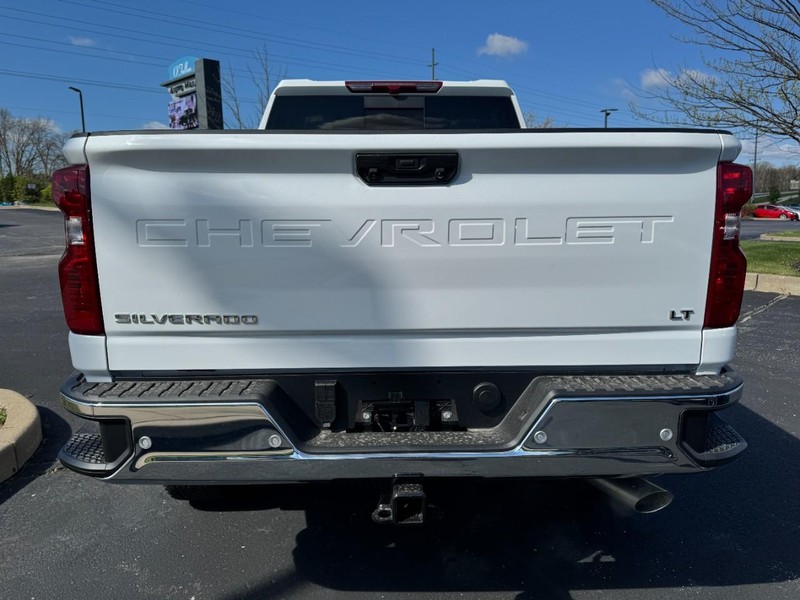 Chevrolet Silverado 2500HD Vehicle Image 04