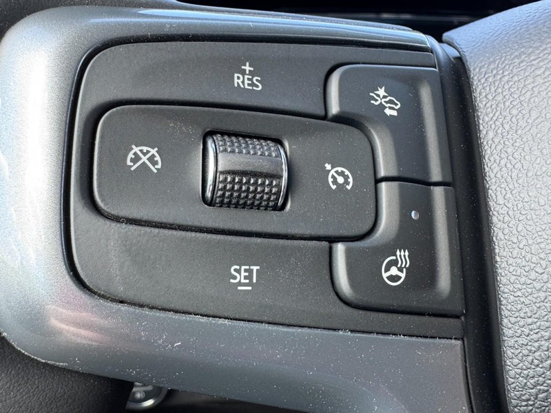 Chevrolet Silverado 2500HD Vehicle Image 12