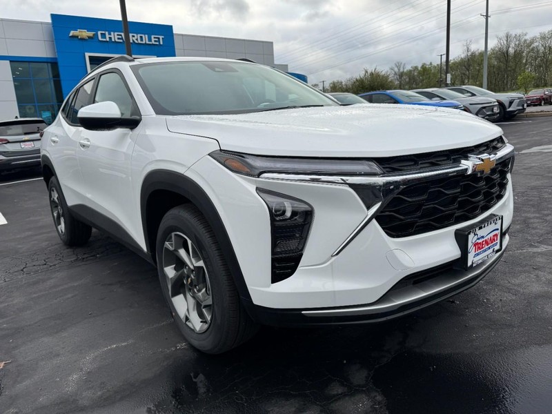 Chevrolet Trax Vehicle Image 02
