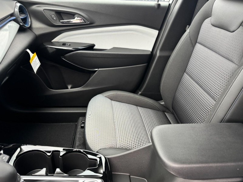 Chevrolet Trax Vehicle Image 08