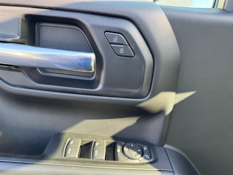 Chevrolet Silverado 1500 Vehicle Image 11