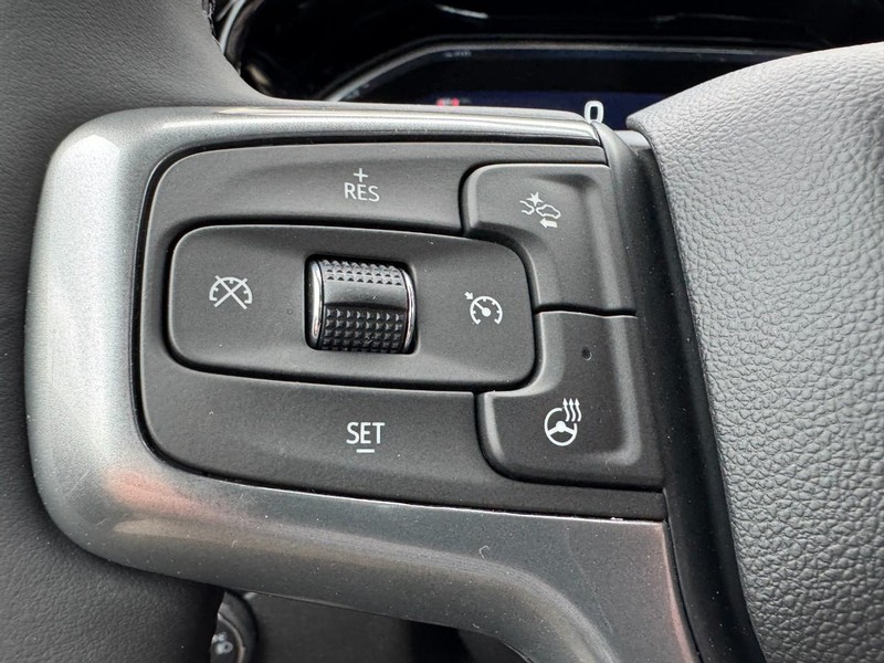 Chevrolet Silverado 1500 Vehicle Image 12