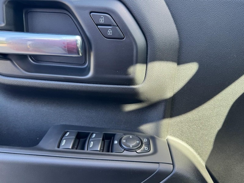 Chevrolet Silverado 1500 Vehicle Image 11