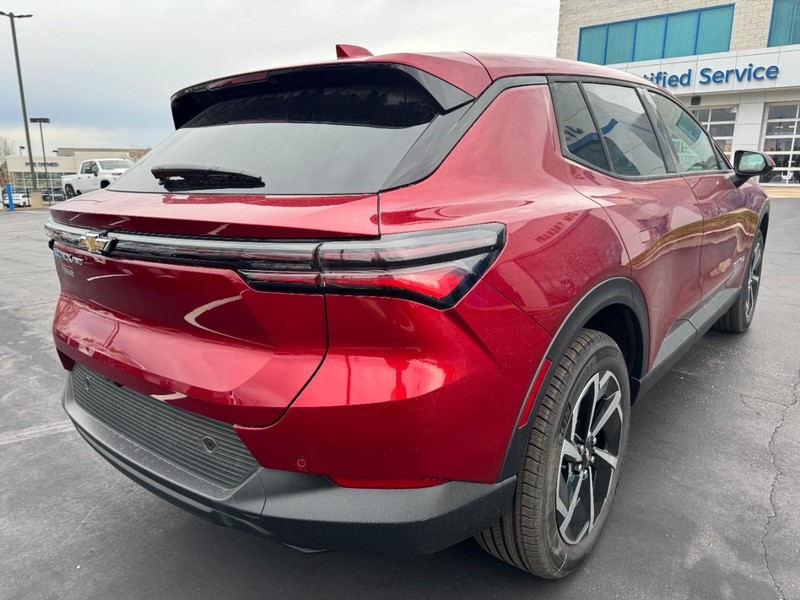 Chevrolet Equinox EV Vehicle Image 03