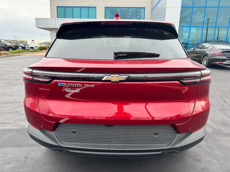 Chevrolet Equinox EV Vehicle Image 04