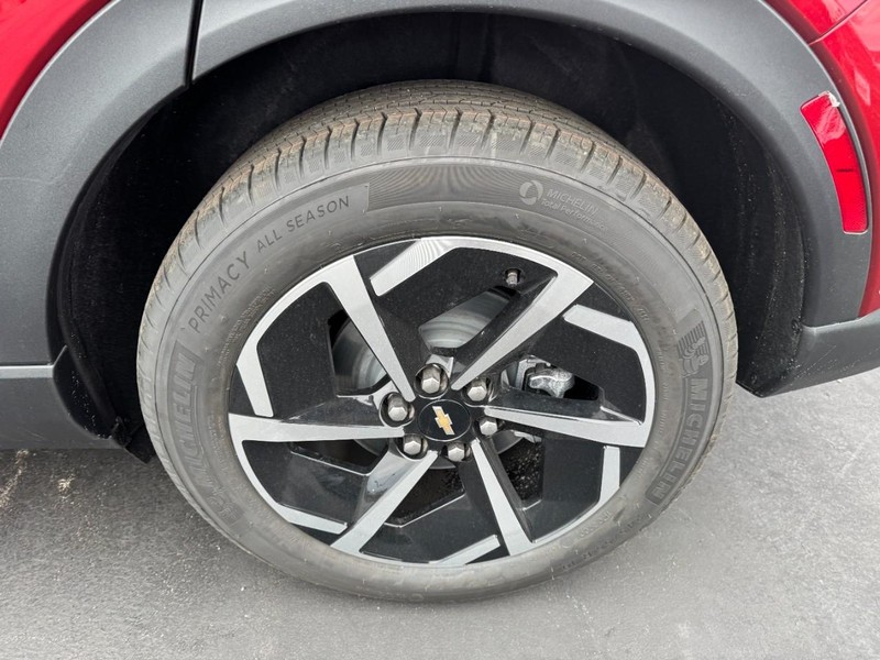 Chevrolet Equinox EV Vehicle Image 06