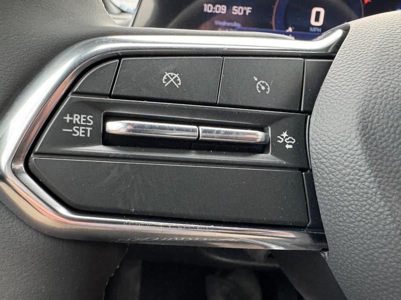Chevrolet Equinox EV Vehicle Image 10