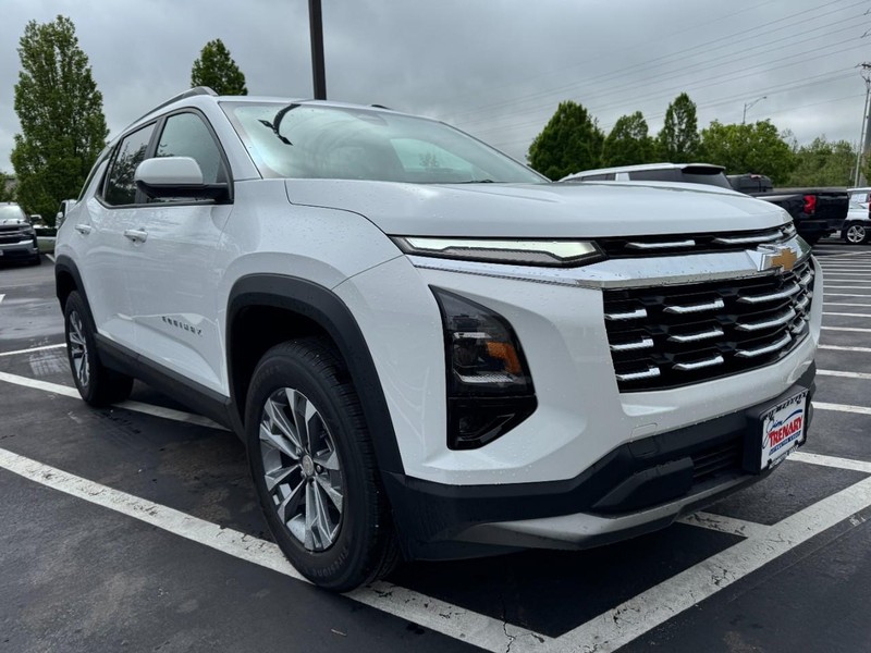 Chevrolet Equinox Vehicle Image 02