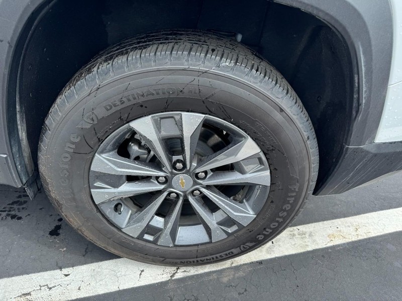 Chevrolet Equinox Vehicle Image 06