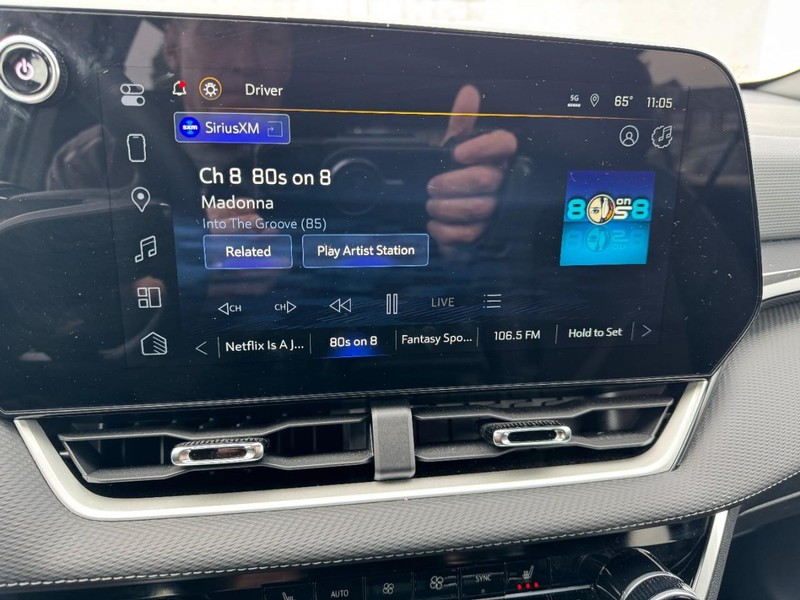 Chevrolet Equinox Vehicle Image 14