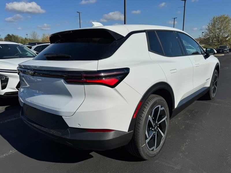 Chevrolet Equinox EV Vehicle Image 03