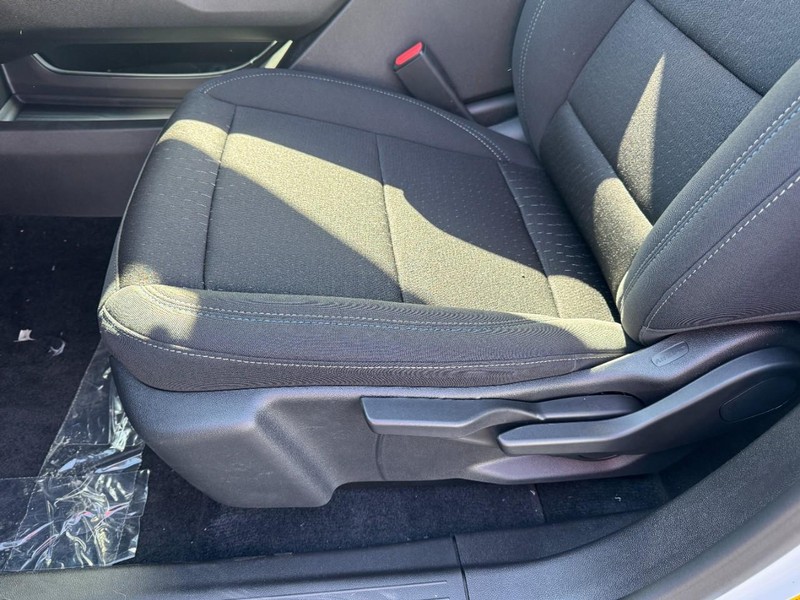 Chevrolet Equinox EV Vehicle Image 08