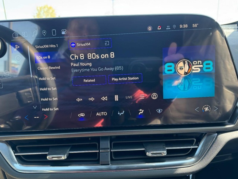 Chevrolet Equinox EV Vehicle Image 13