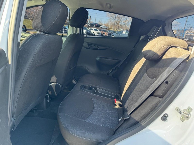 Chevrolet Spark Vehicle Image 10